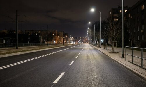 Prace gwarancyjne na trasie rondo Mogilskie – Plac Centralny. Roboty prowadzone w nocy